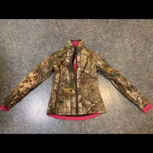 Realtree Women’s full zip jacket with thumb holes